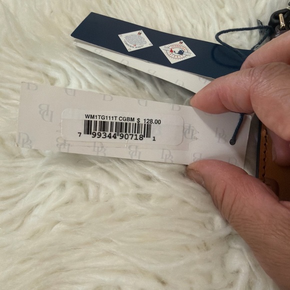 Dooney & Bourke Tan Detroit Tigers Leather Wristlet NWT - Picture 4 of 9